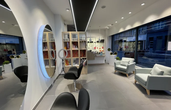 Salon de coiffure à Lille au style moderne et accueillant – La Maison du Coloriste, ex-Le Bar des Coloristes