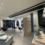 Intérieur du salon La Maison du Coloriste à Lille, espace moderne pour prestations de coloration et coiffure