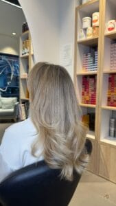 Balayage naturel réalisé par notre coiffeur Lille centre, résultat fondu et lumineux