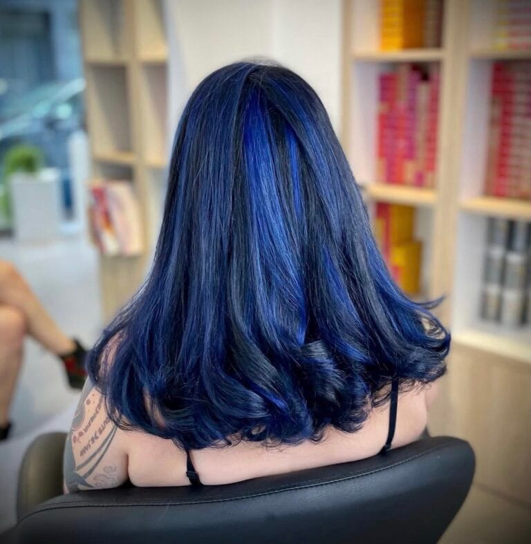 Transformation balayage intense : éclaircissement fondu bleue par votre coiffeur Lille