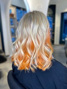 Underlight sur cheveux longs : couleur cachée sous les longueurs