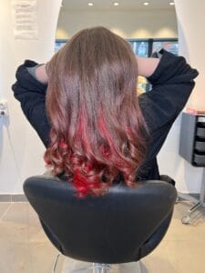 Underlight multicolore sous la chevelure, effet surprise